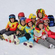 ACCOMPAGNAMENTO BIMBI NELLE ORE AL DI FUORI DEI CORSI DI SCI A MONGINEVRO PROMOSSI DA VALANGA AZZURRA TORINO