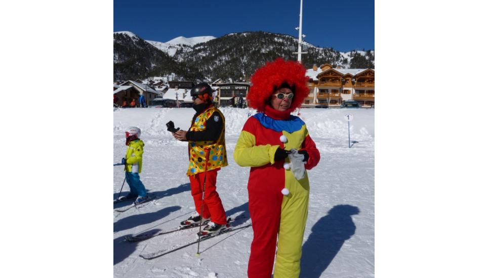 CARNEVALE AL RADUNO CLASSI DELLA SCUOLA DI SCI FITEL  A MONGINEVRO DOMENICA 8 FEBBRAIO 2015