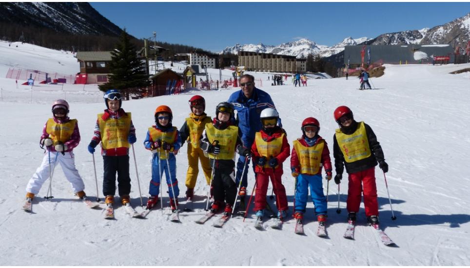 TEST DI FINE CORSI SCI SNOWBOARD A MONGINEVRO PROMOSSI DA VALANGA AZZURRA TORINO