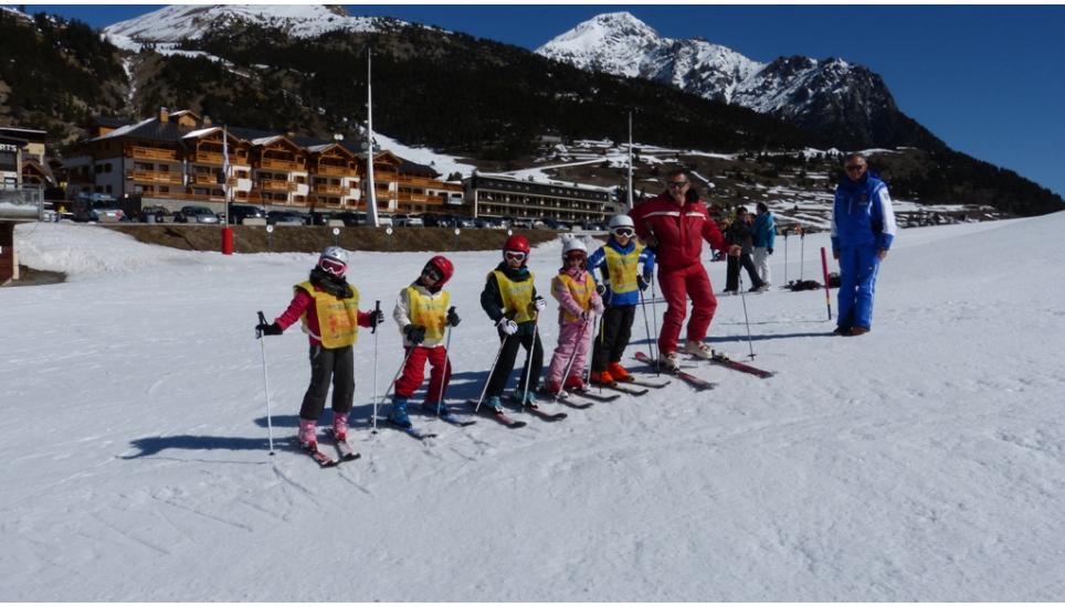 TEST DI FINE CORSI SCI SNOWBOARD A MONGINEVRO PROMOSSI DA VALANGA AZZURRA TORINO