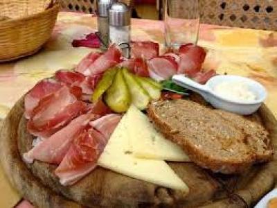 CONVENZIONE RISTORANTI A MONGINEVRO E CLAVIERE PREZZI SCONTATI STIPULATA DA VALANGA AZZURRA TORINO CHE PROMUOVE CORSI DI SCI A MONGINEVRO