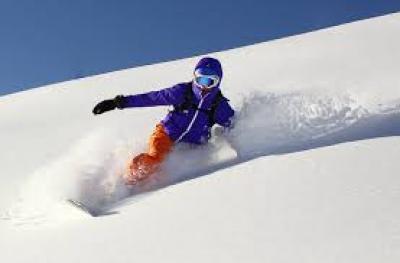 CORSI SI SCI E SNOWBOARD A MONGINEVRO VALANGA AZZURRA TORINO A SCUOLA DI SNOWBOARD A MONGINEVRO